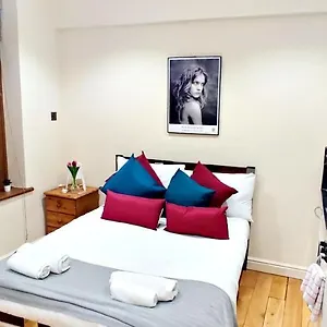 Habitación en casa particular White's Row Resident, Londres