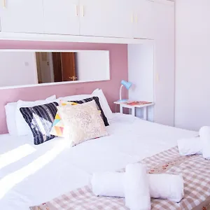 Two Bedroom Corporate And Family With Parking - Orbitat Holiday home