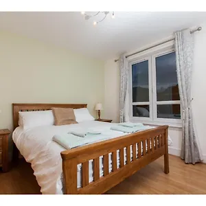 Spacious, Central Apartment Edinburgh